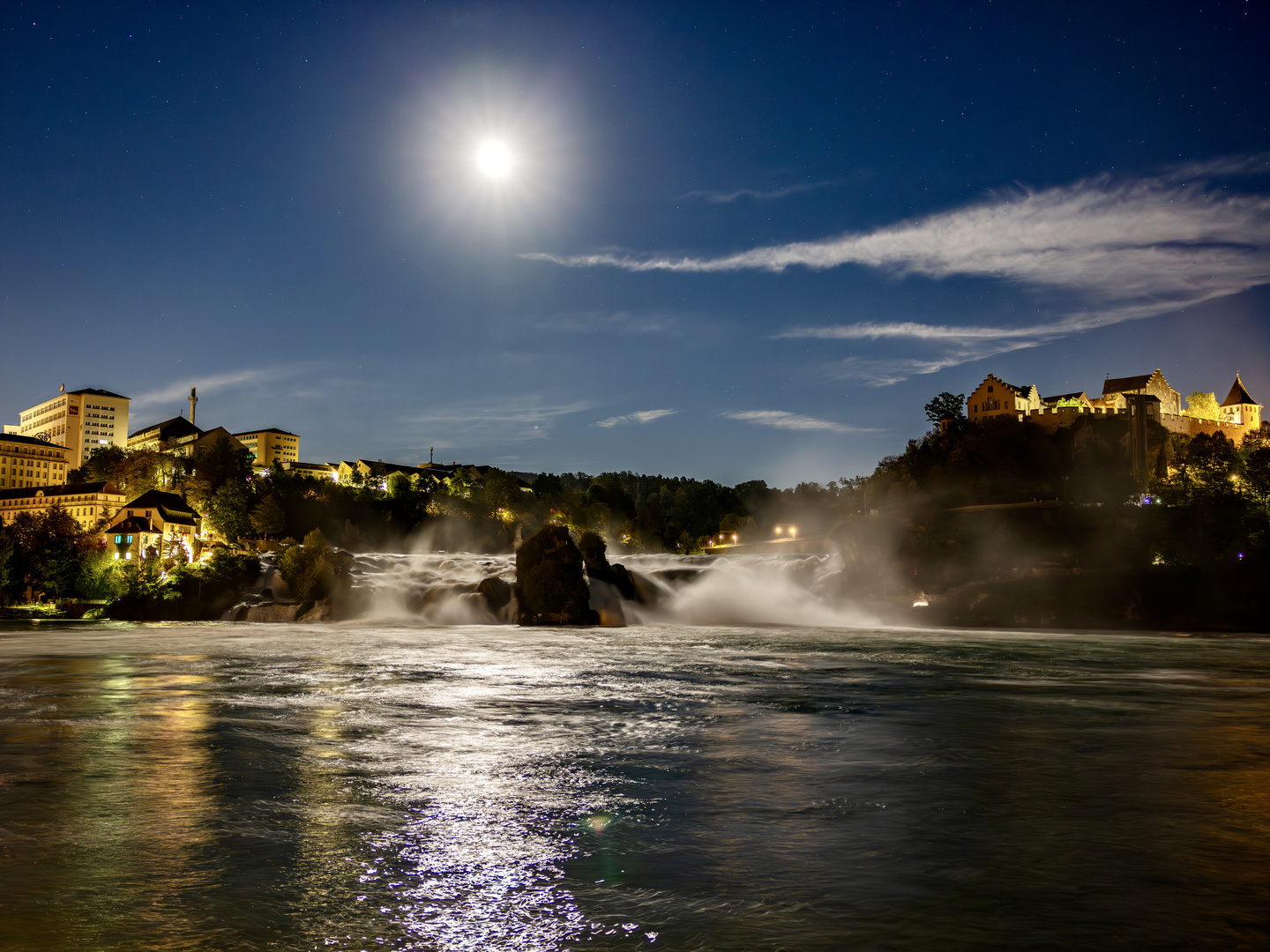 Vollmond_über_dem_Rheinfall_2023