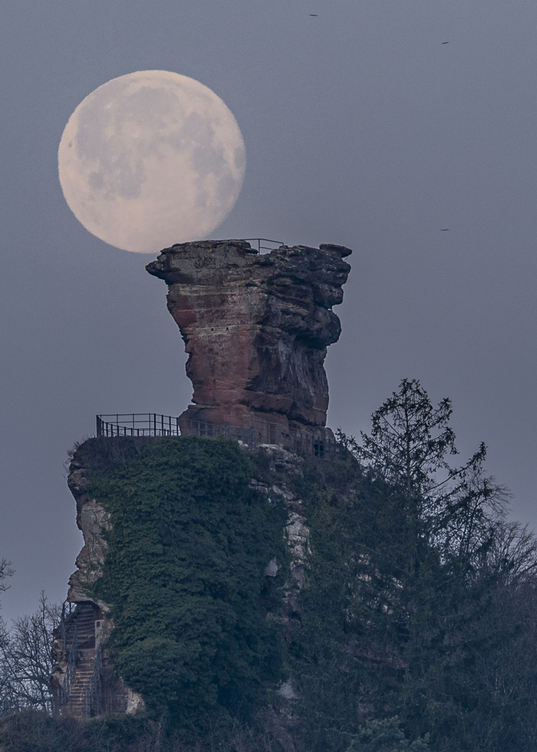 Vollmonduntergang am Drachenfels