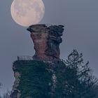 Vollmonduntergang am Drachenfels