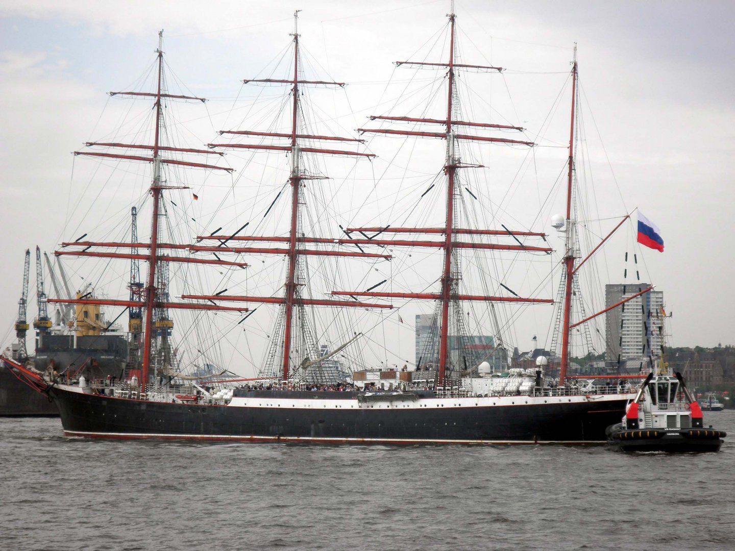 Vollsperrung auf der Elbe......