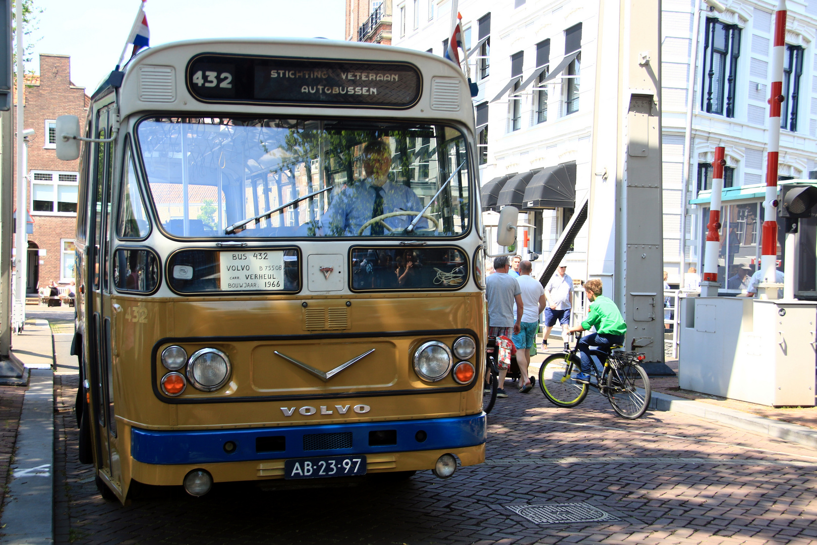  Volvo Bus