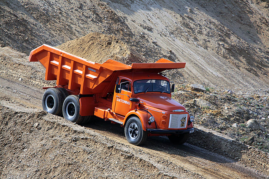 Volvo N88 Muldenkipper im Kiesgrube