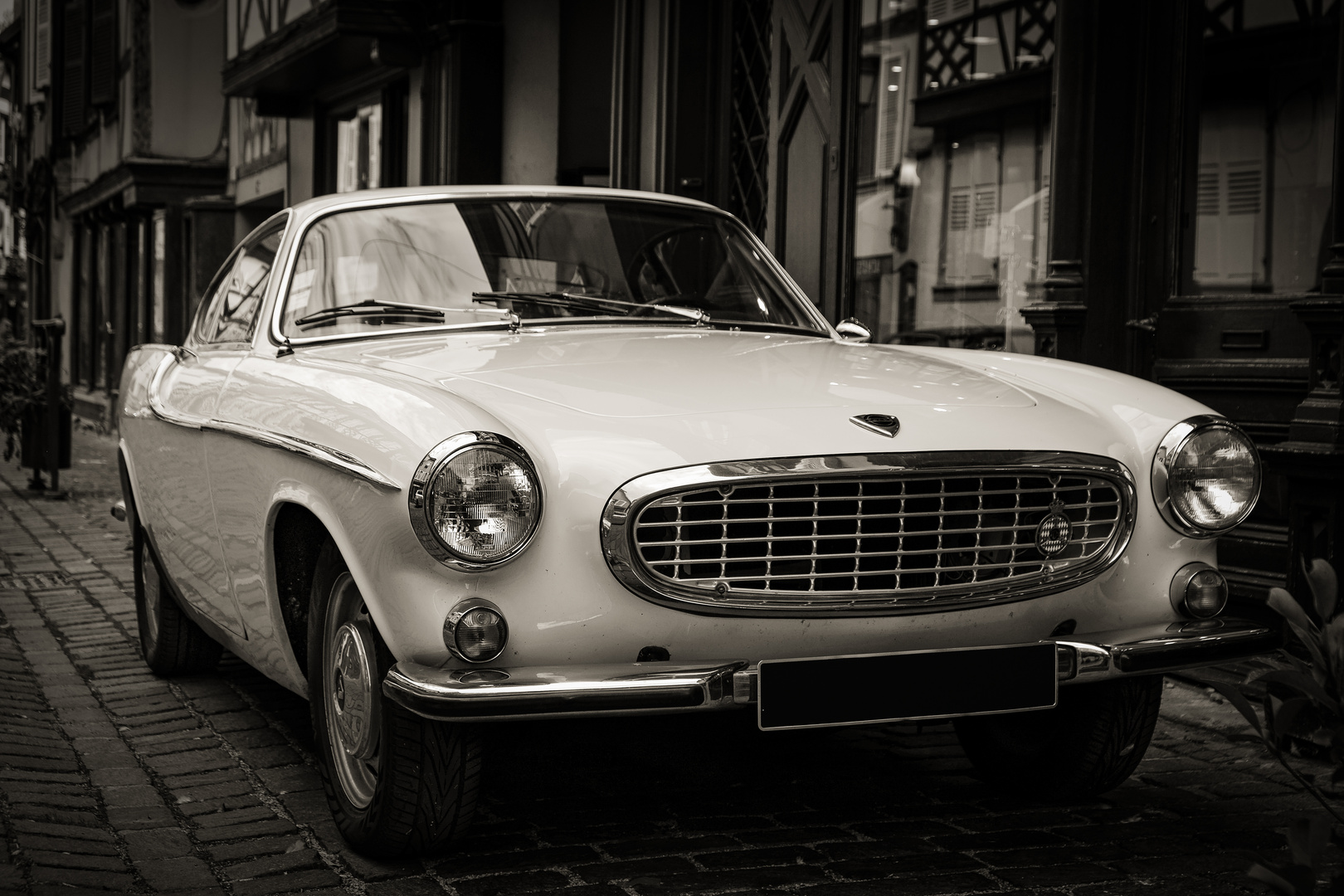 Volvo P1800