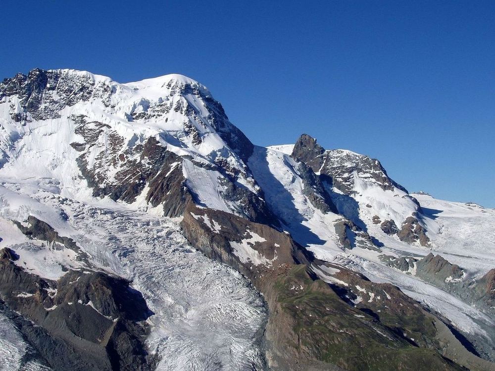 vom 4165 m hohen Breithorn über Kleinmatterhorn in Richtung Theodulpaß