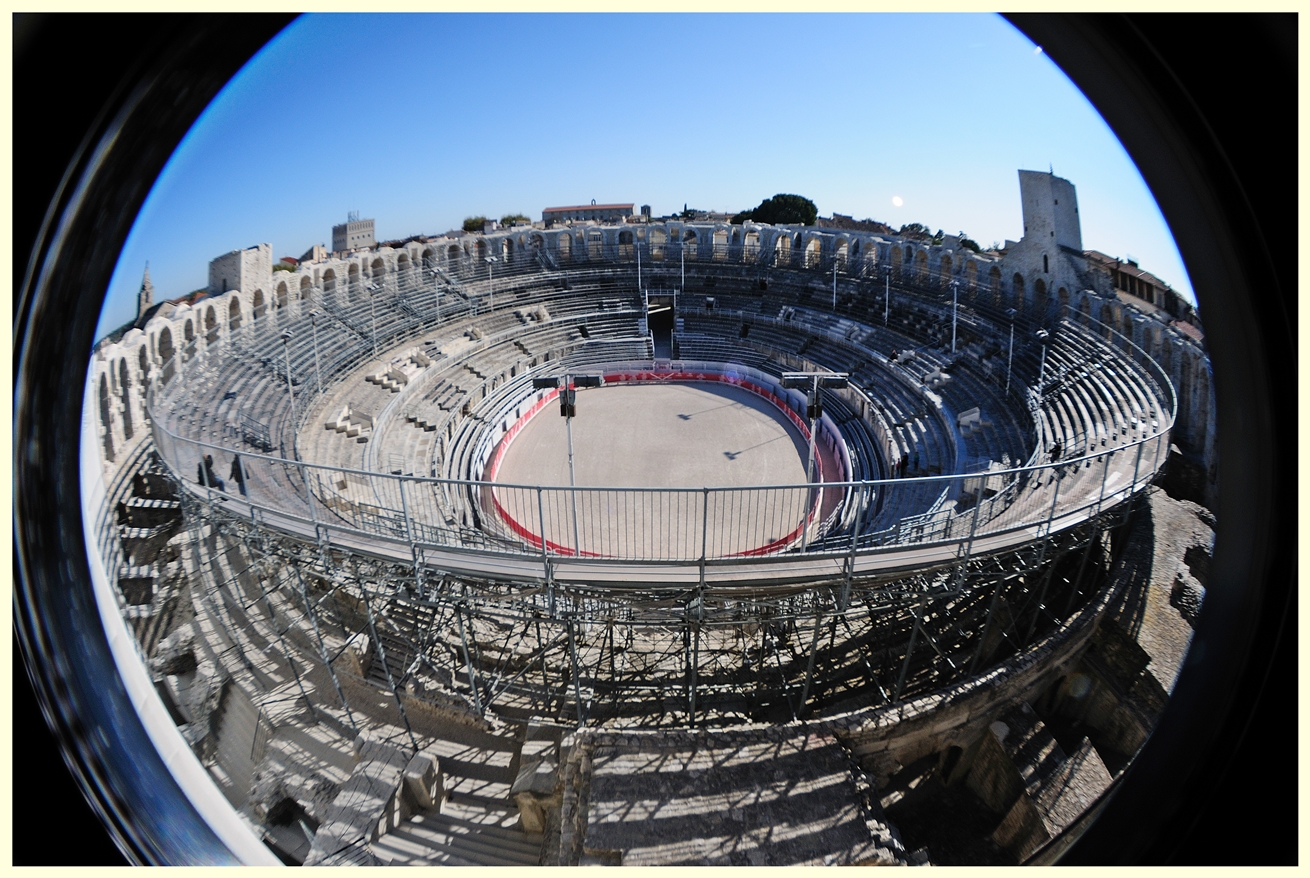 Vom Amphitheater zur Arena; Arles