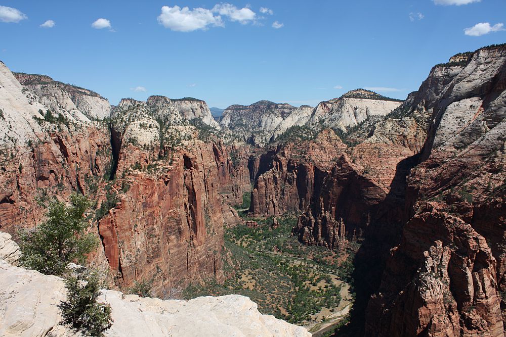 Vom Angels Landing im Zion N.P. ....