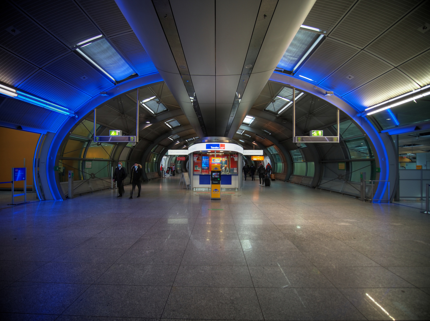 Vom Bahnhof zum Flughafen