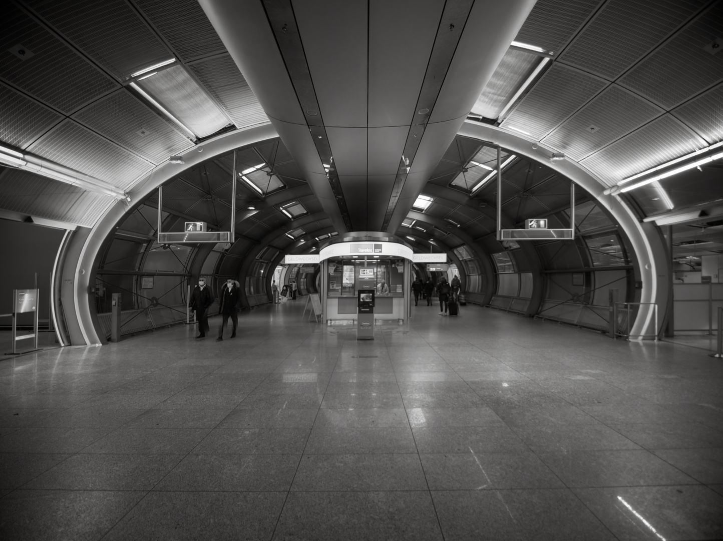 Vom Bahnhof zum Flughafen