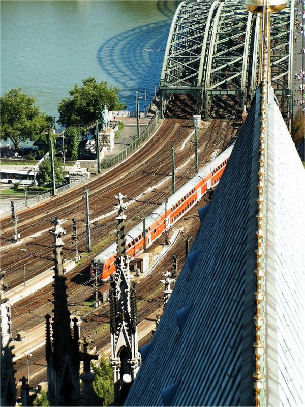 Vom Domdach zur Brücke