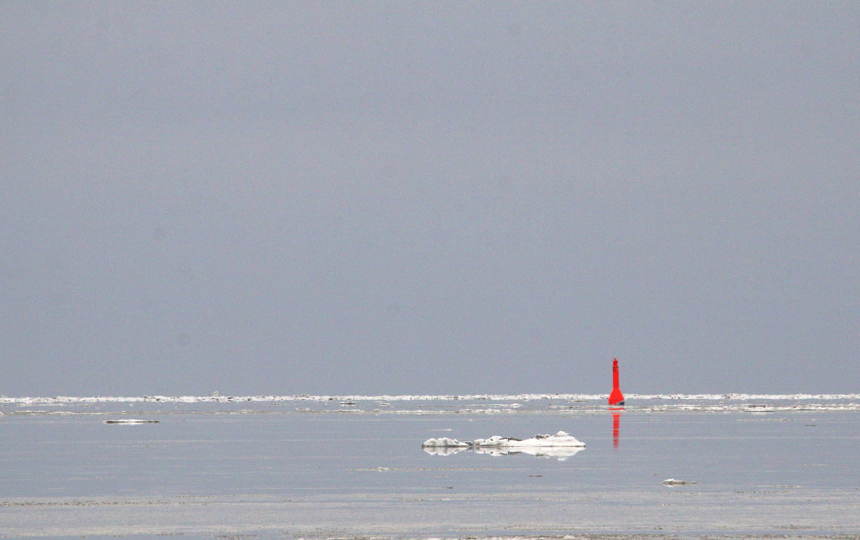 Vom Eis erstarrtes Wattenmeer