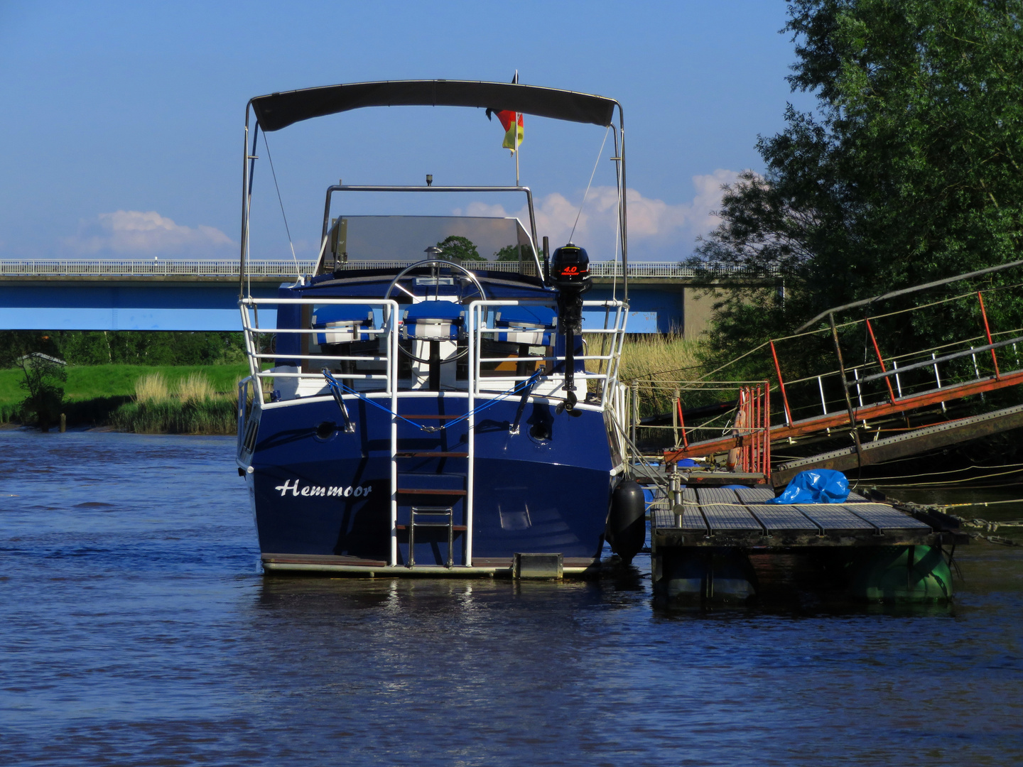 vom großen Steg beim Bootshaus aus gesehen ...