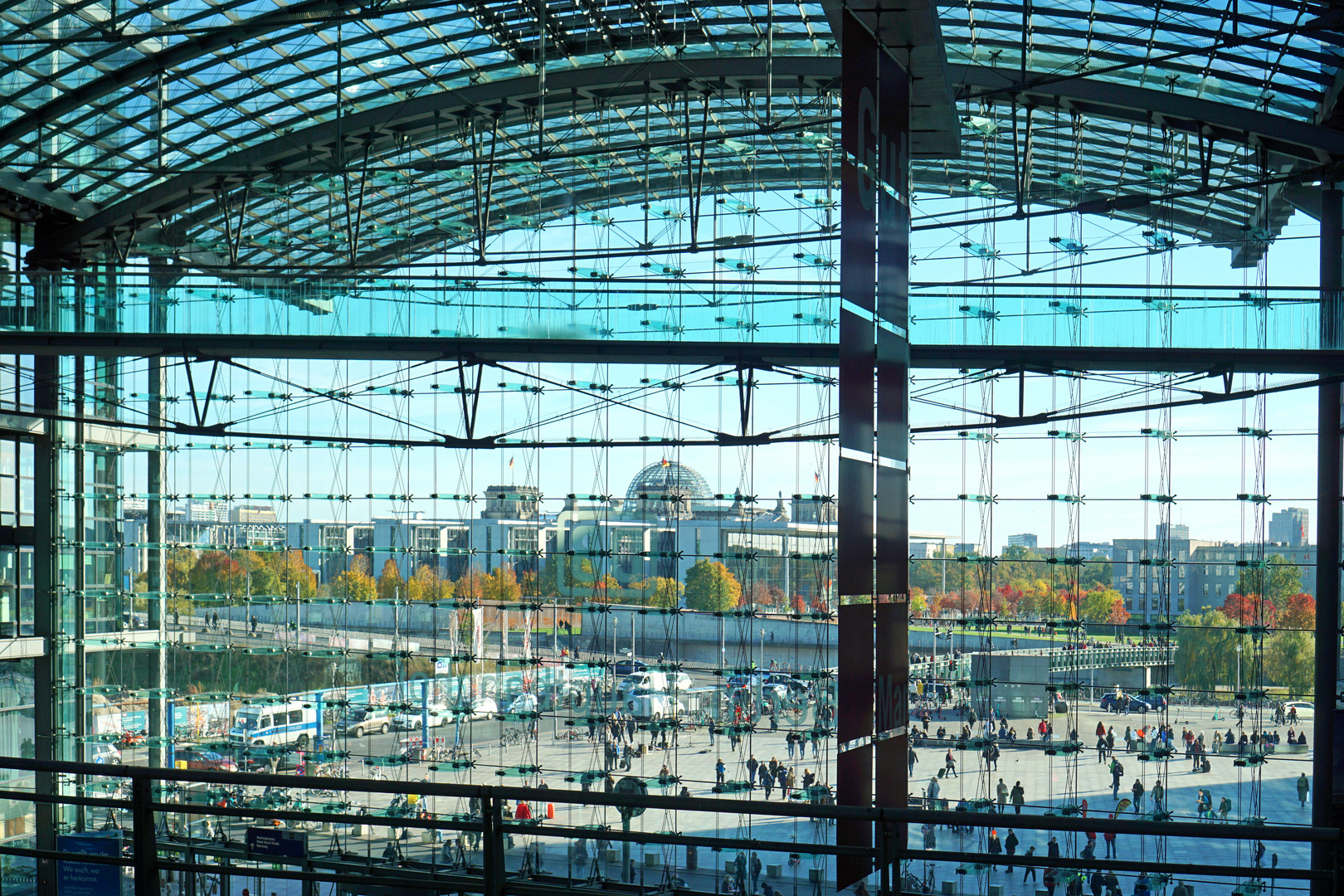 Vom Hauptbahnhof zum Reichstag