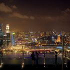 vom Hotel Marina Bay zur Skyline Singapur