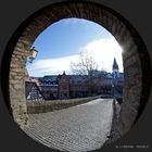 Vom Idsteiner Torbogenhaus zum Innenstadtplatz mit der Unionskirche