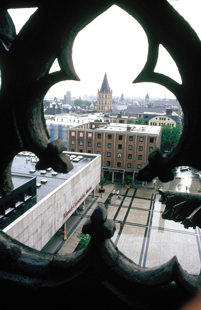 Vom Kölner Dom in 45 m Höhe, Richtung Rathaus