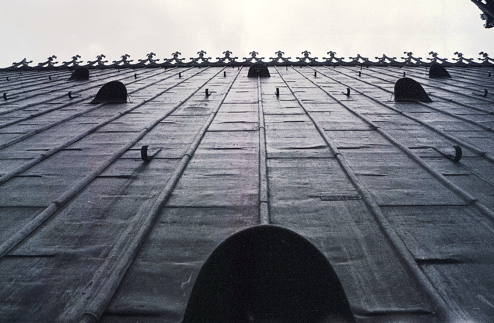 Vom Kölner Dom Richtung Dach fotografiert (1986)