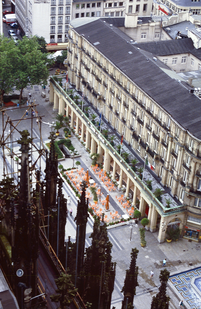 Vom Kölner Dom Richtung Domhotel