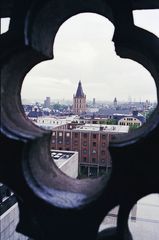 Vom Kölner Dom Richtung Kölner Rathaus (Hochformat)