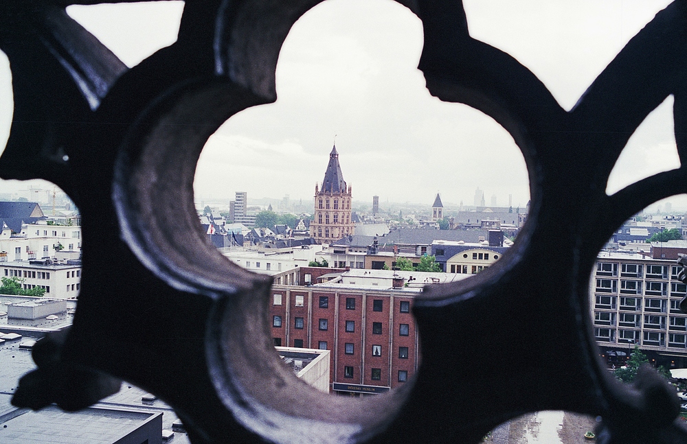 Vom Kölner Dom Richtung Kölner Rathaus (Querformat)