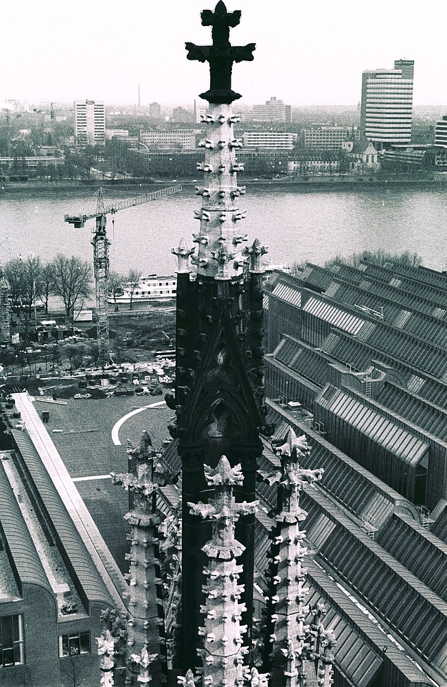 Vom Kölner Dom Richtung Ludwig Museum+ Hohenzollernbrücke (1986)