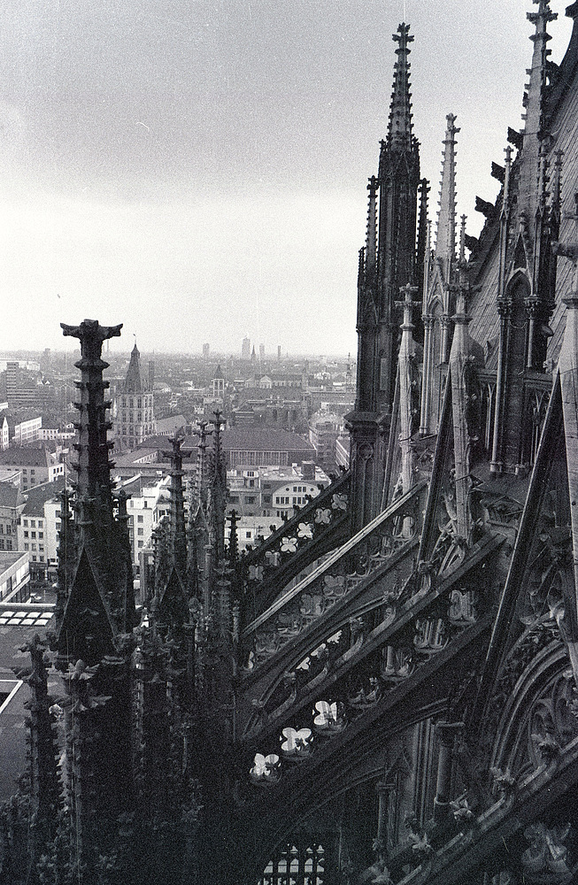 Vom Kölner Dom Richtung Rathaus (1986)