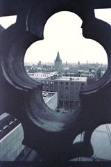 Vom Kölner Dom Richtung Rathaus fotografiert (1986)