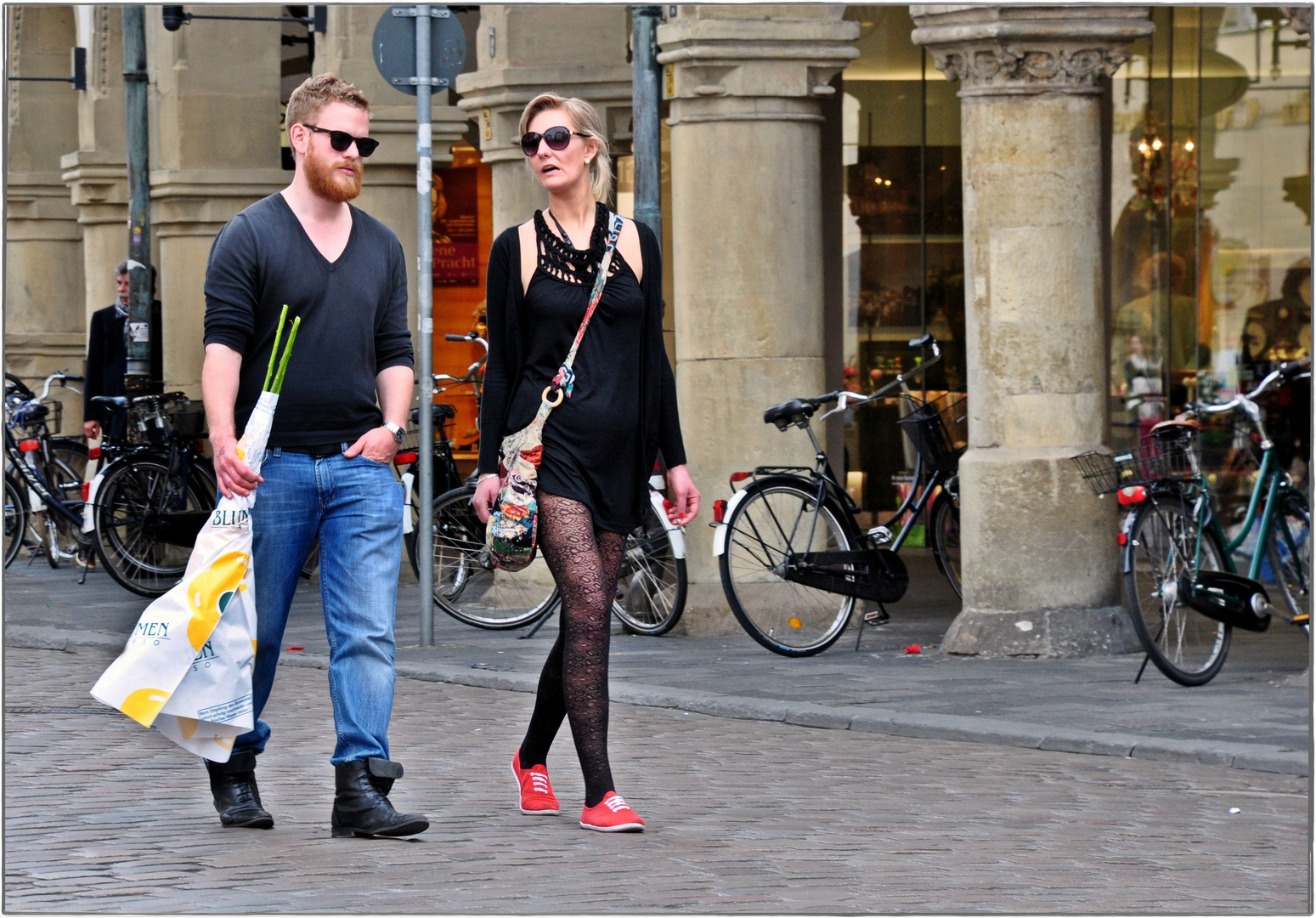 Vom Markt bringen wir immer frische Blumen mit . . .