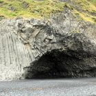 Vom Meer ausgewaschene Felsenhöhle