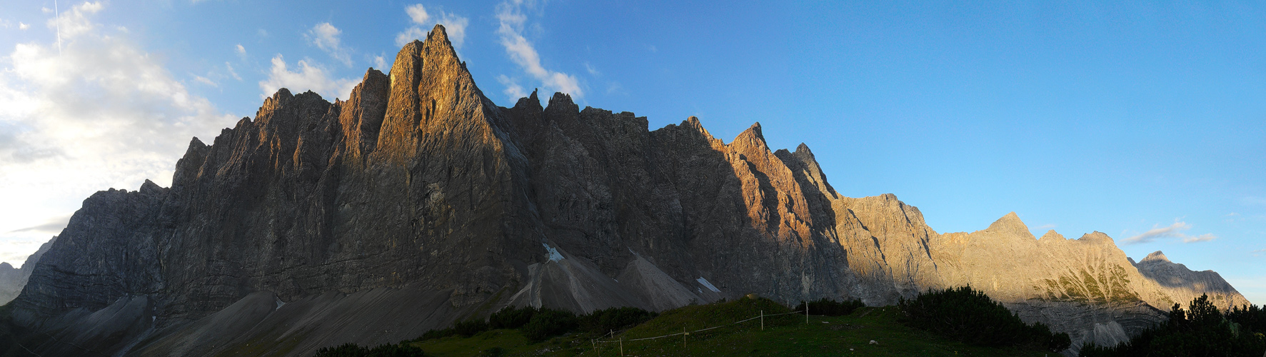 Vom Morgenlicht gestreift