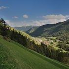 Vom Mühlenweg hat man eine tolle Aussicht Richtung St. Martin im Gardertal.