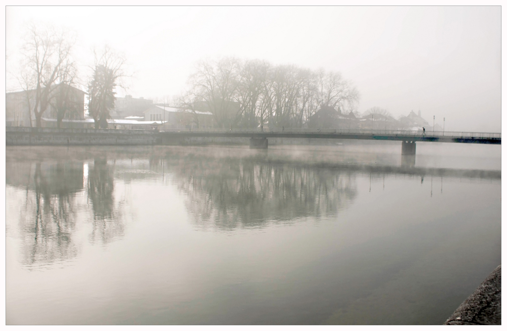 vom Nebel verschleiert