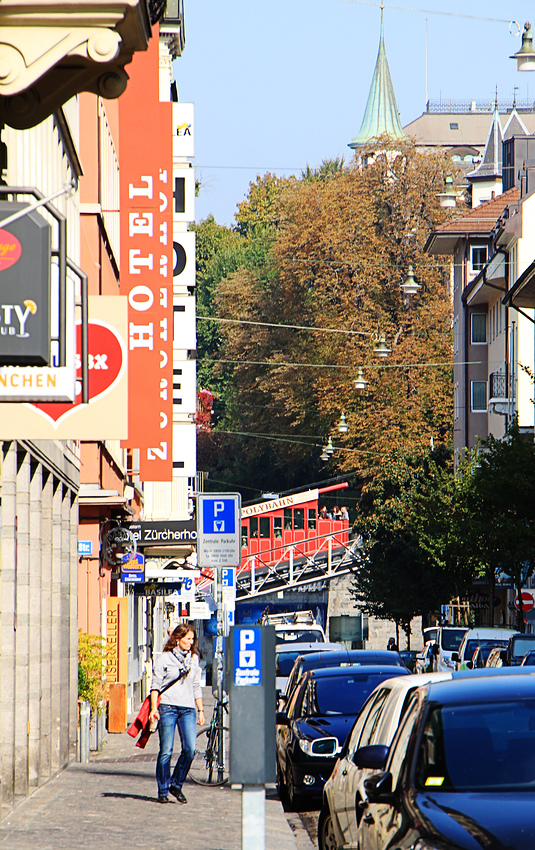 vom Platz Central zur technischen Hochschule - die Polybahn -