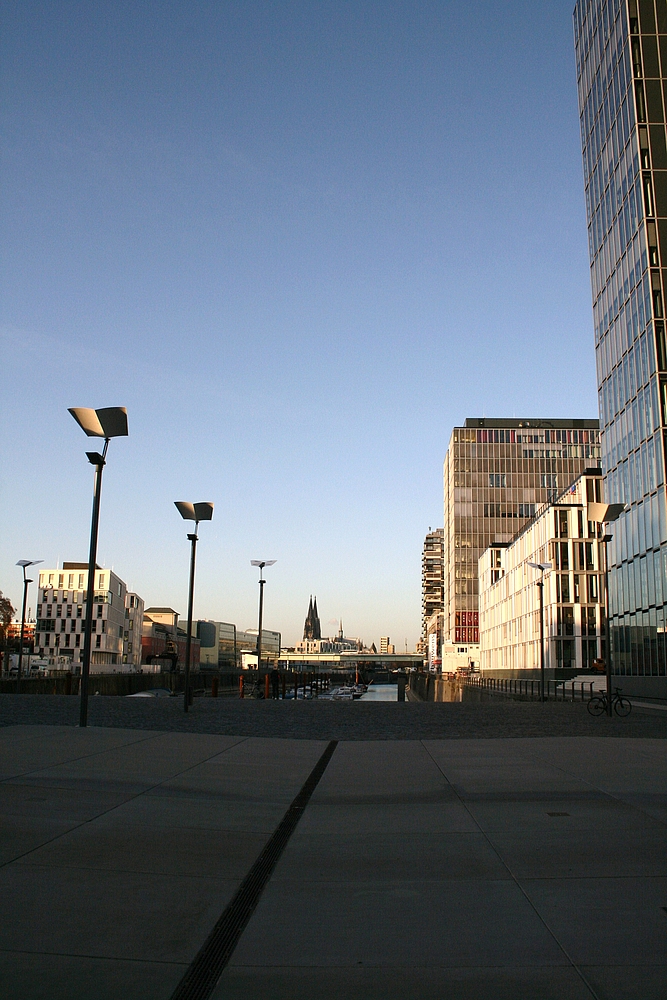 Vom Rheinauhafen Richtung Kölner Dom (2) (29.11.2011)