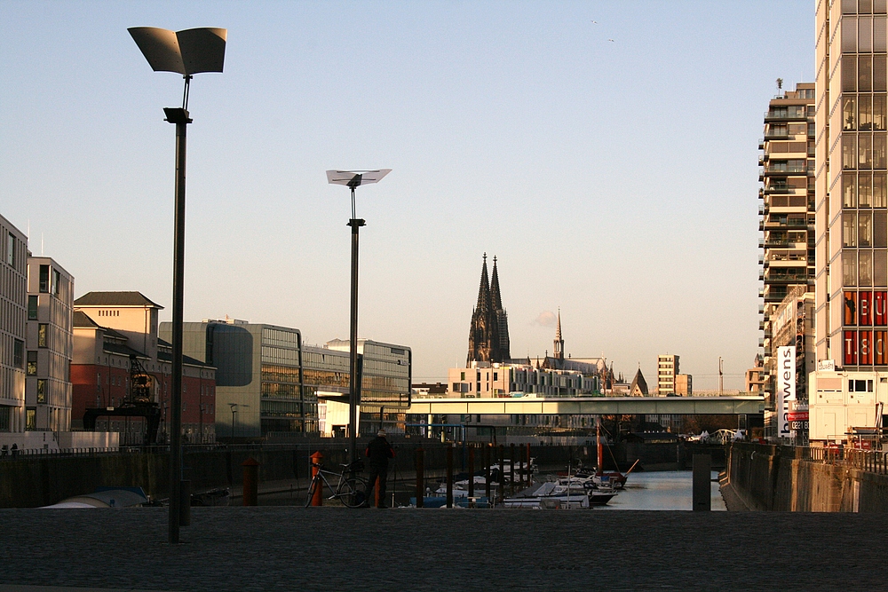 Vom Rheinauhafen Richtung Kölner Dom (3) (29.11.2011)