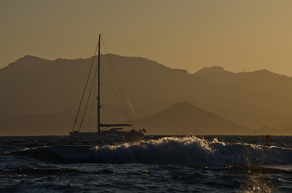 Vom Strand von Cannes aus...