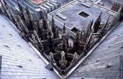 Vom Vierungsturm des Kölner Doms 90° nach unten fotografiert