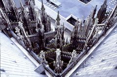 Vom Vierungsturm des Kölner Doms 90° nach unten fotografiert