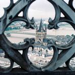 Vom Vierungsturm  des Kölner Doms Richtung Martinsviertel m. Kirche Gross St. Martin d. d. Brüstung