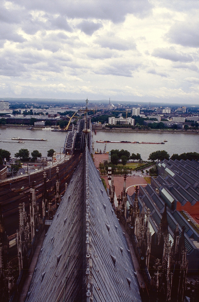 Vom Vierungsturm es Kölner Doms Richtung Hohenzollernbrücke