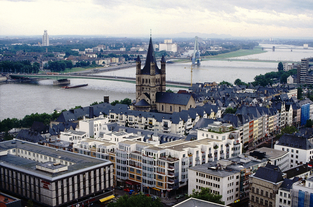 Vom Vierungsturm Richtung Kirche Groß St.Martin+Deutzer Brücke