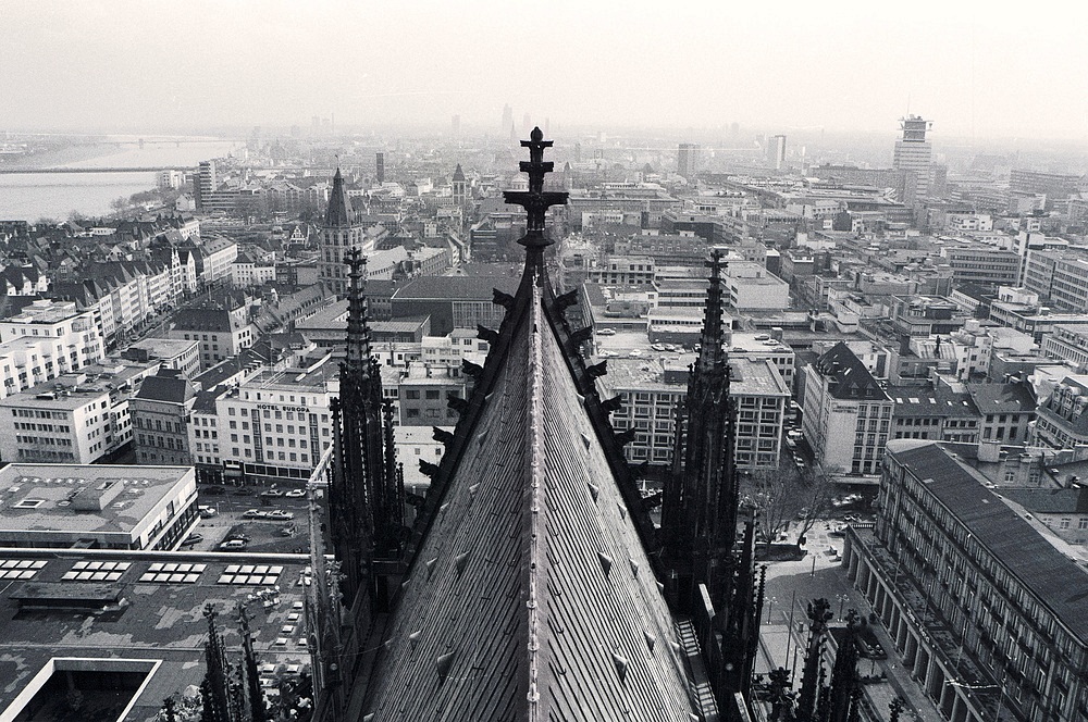 Vom Vierungsturm Richtung Rathaus fotografiert (1986)