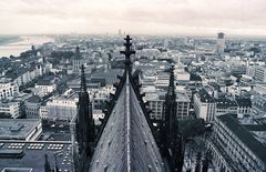 Vom Vierungsturm Richtung Rathaus fotografiert.