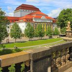 Vom Zwinger zum Staatsschauspiel geschaut