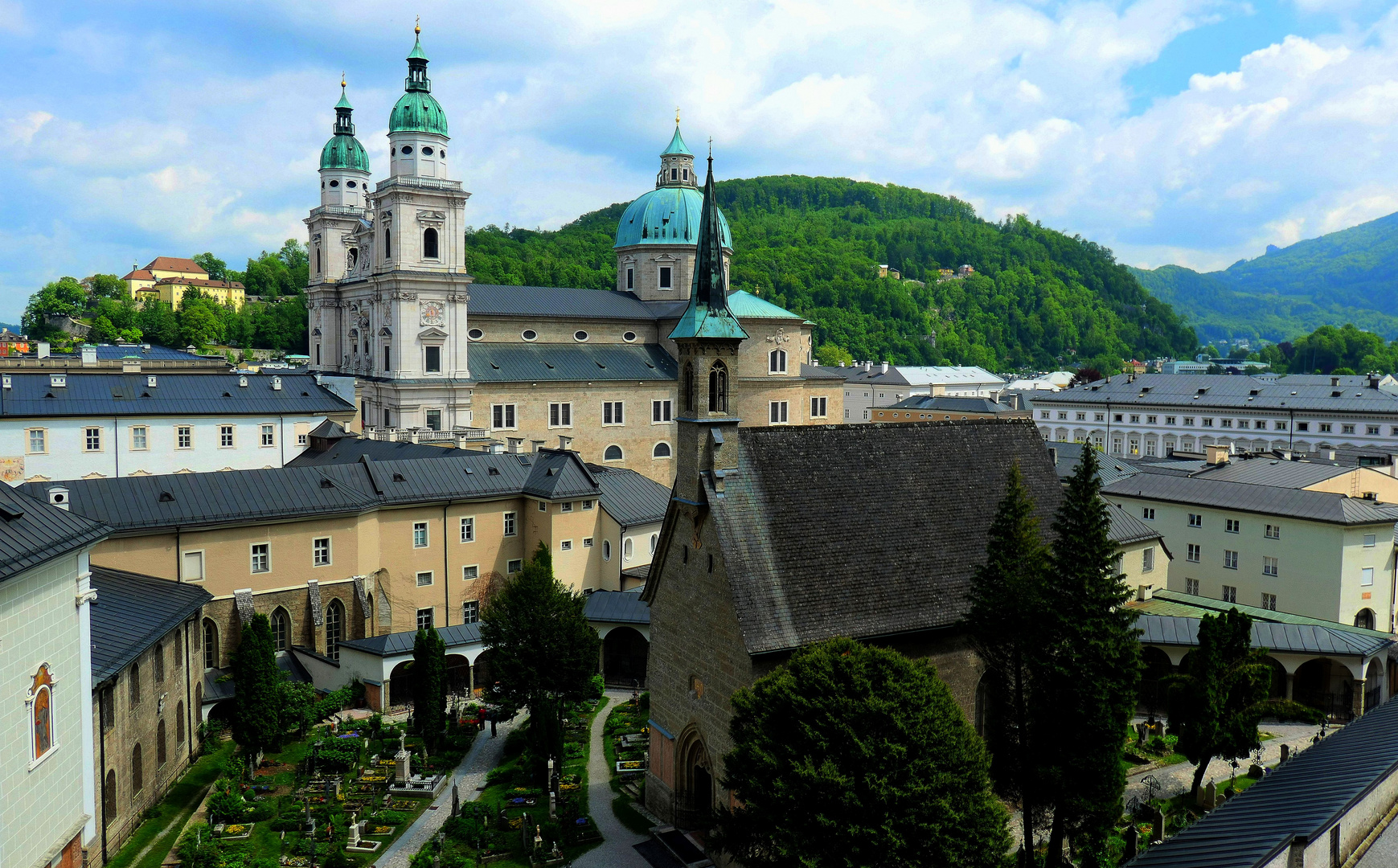 Von den Katakomben zum Friedhof in Salzburg