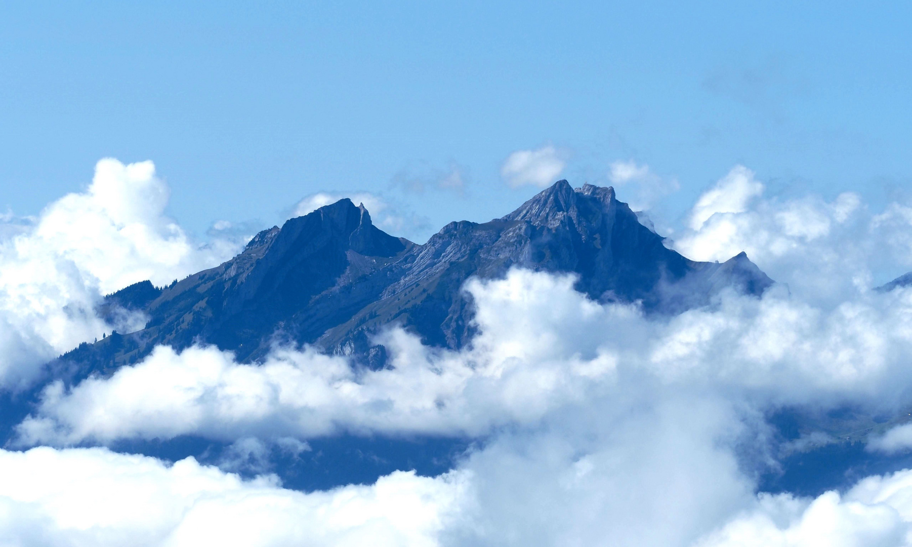 Von den Wolken umhüllt