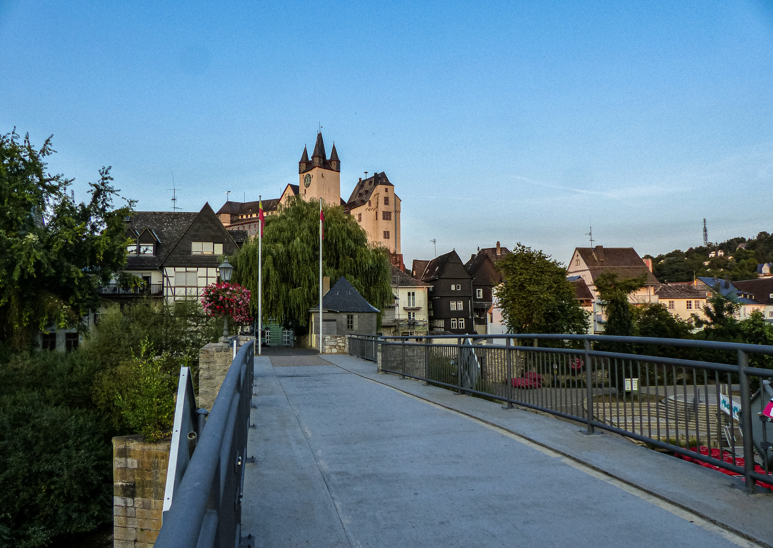 Von der alten Lahnbrücke aus...