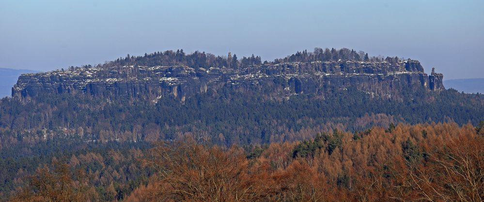 "Von der anderen Seite" Teleblick zum Pfaffenstein in der Sächsischen Scweiz...