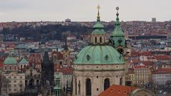 von der Burg auf die Karlsbrücke