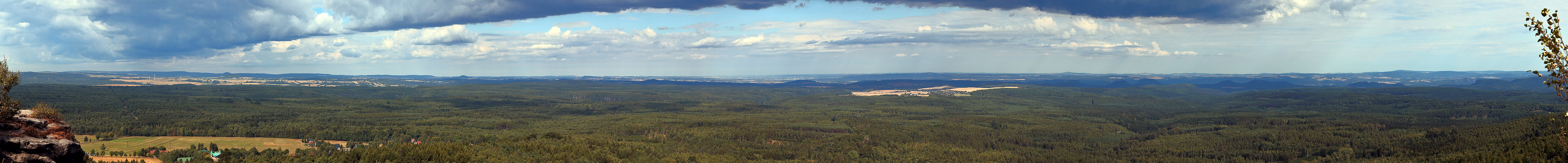 Von der Dresdner Aussicht des Hohen Schneeberges...