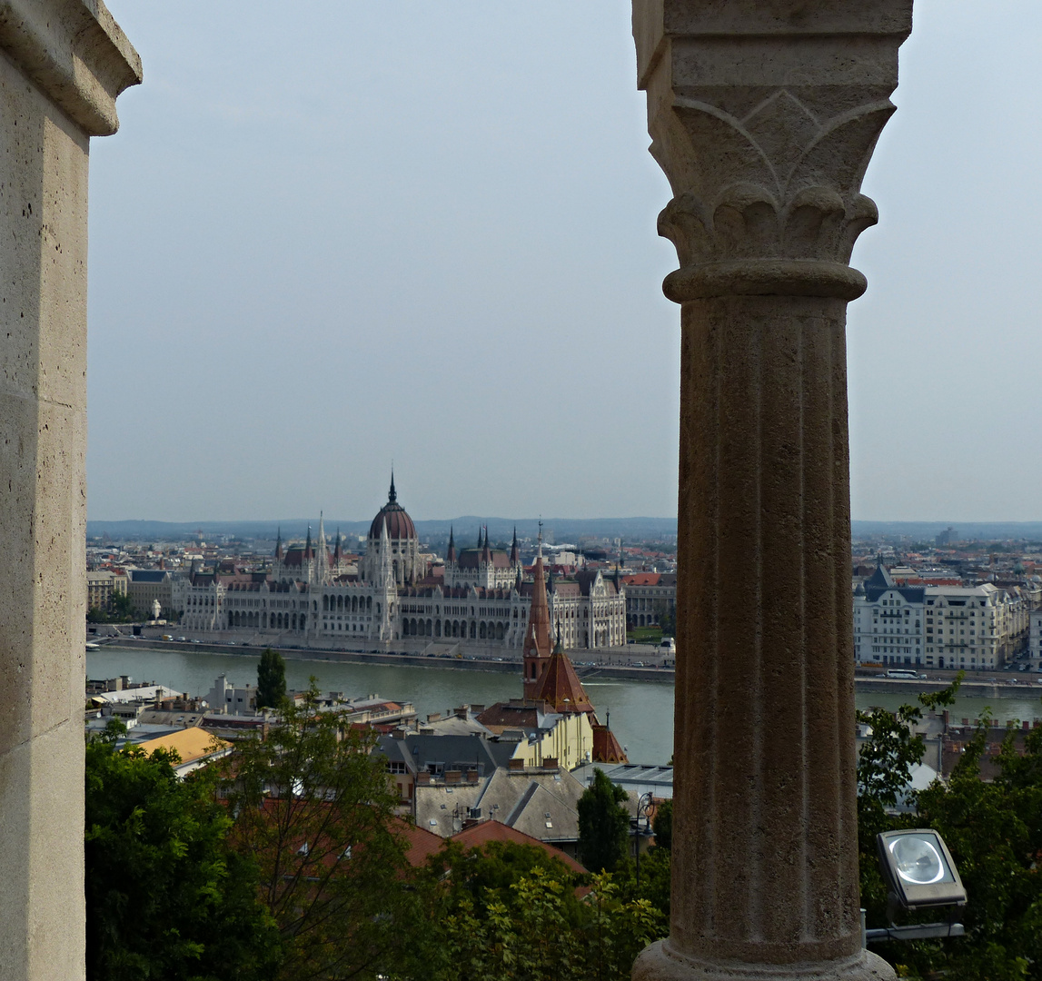 von der Fischerbastei auf Parlament geblickt